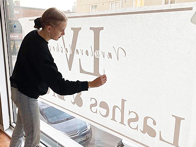 Fönstertejpning Reklamtejpning Logotejpning Tejpare Pris diy 
